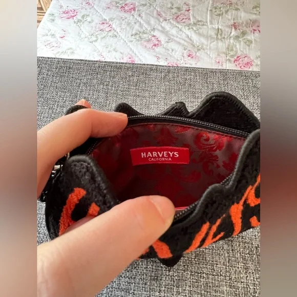 Harvey’s Vamp Coin Purse - Picture 3 of 3